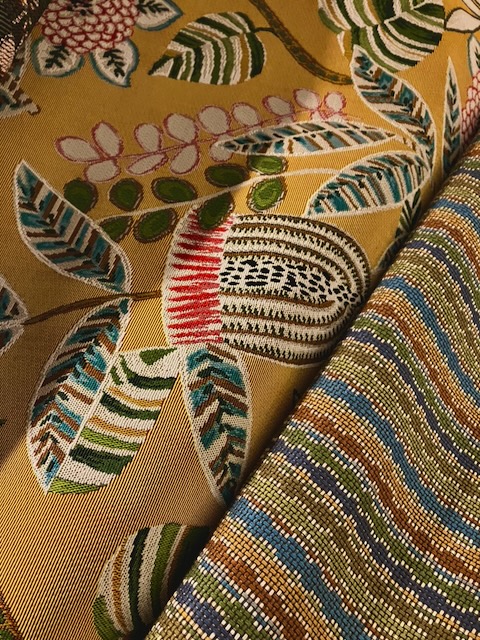 Tissus imprimés jaune et vert, motif végétal