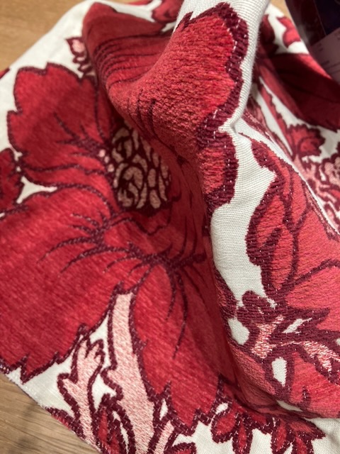 Velours façonné rouge à grand décor floral